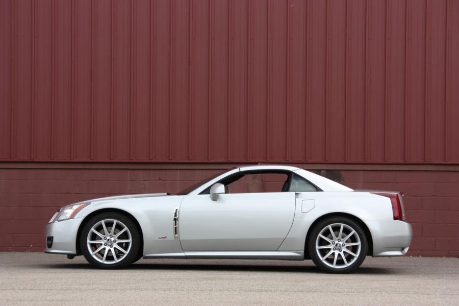  Cadillac XLR-V 2009 года  (фото 38 из 55)